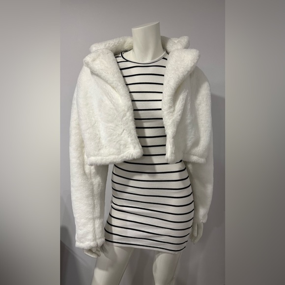 faux fur coat - medium - ambiance outwear - Picture 2 of 4